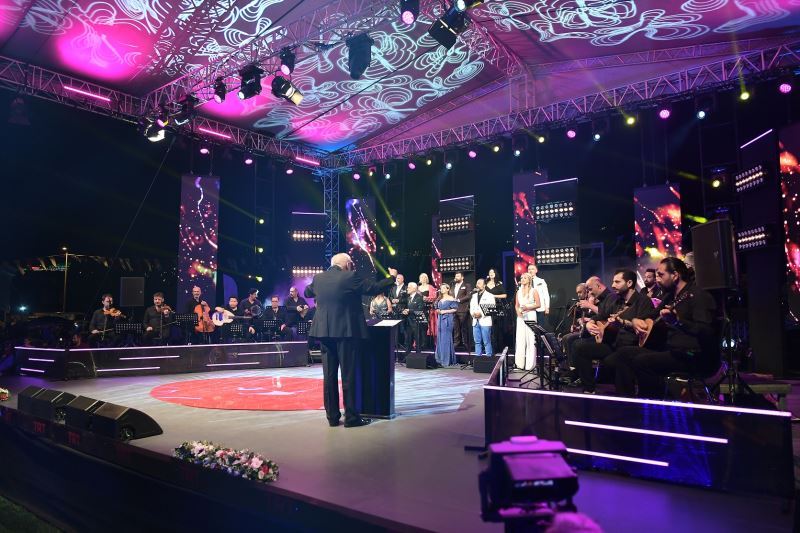 Vali Çiçek ve Başkan Büyükkılıç, TRT Sanatçıları Şehir Konserleri’ne Katıldı