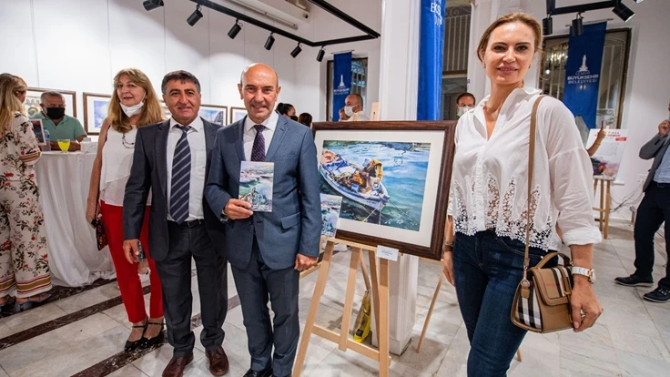 Başkan Soyer Türk ve yabancı ressamların sergisine katıldı