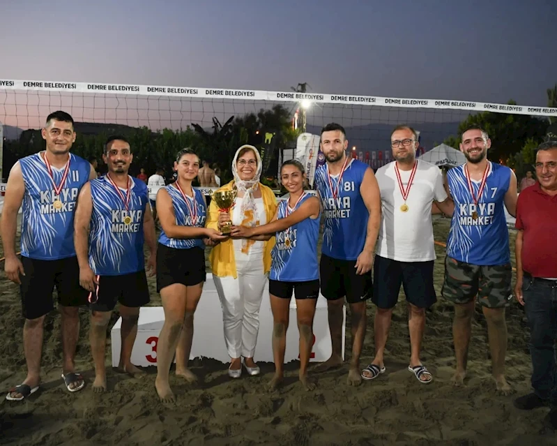 Taş Cafe&Beach’in 3. Geleneksel Voleybol Turnuvası Final Maçı Yapıldı