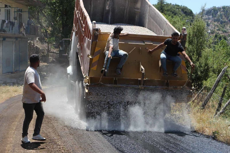 Büyükşehir kırsalda asfalt seferberliğini sürdürüyor