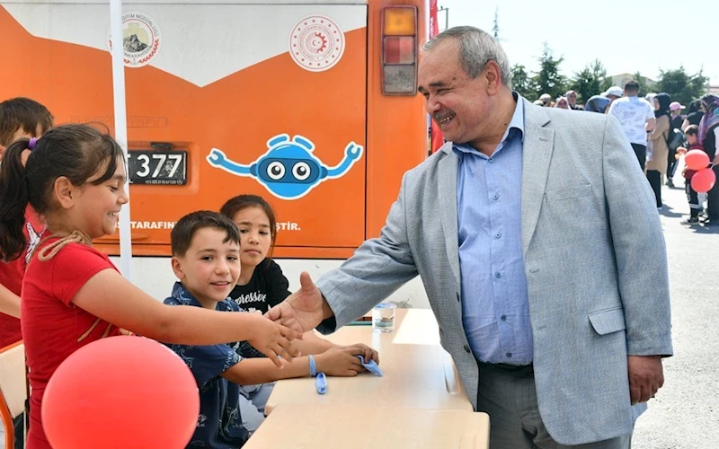 Başkan Şahin, Atatürk İlkokulunda Düzenlenen “Mutluluk Kervanı” Projesine Katıldı