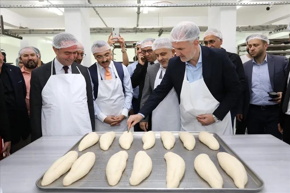 İnegöl Belediyesi’nin Desteği İle 4 Tl’ye Ekmek Üretiliyor
