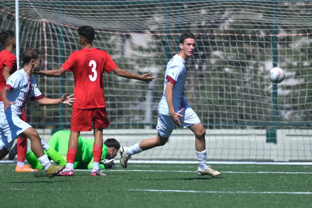 İnegölspor u19 ekibi ilk maçında farklı galip geldi