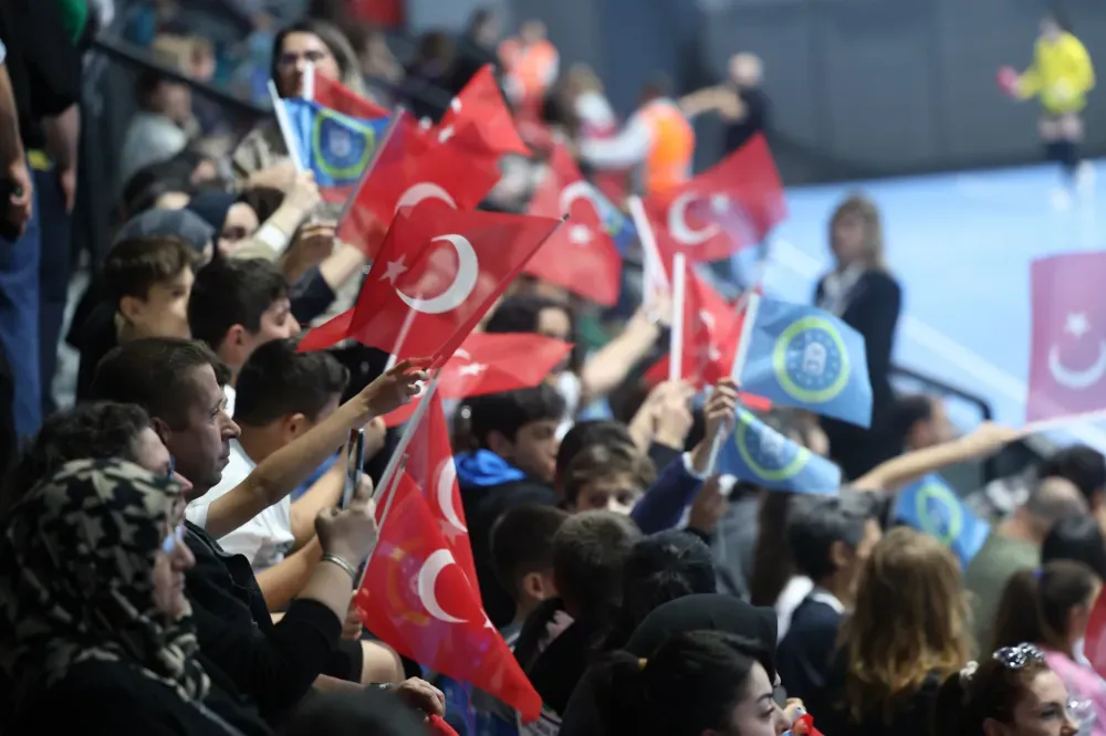 Büyükşehir Belediyespor EHF Avrupa Kupası’nda tur kapısını araladı