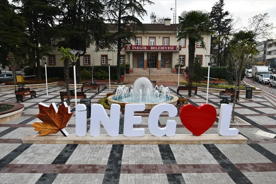 İnegöl esnaflarından Gazze için dev kermes