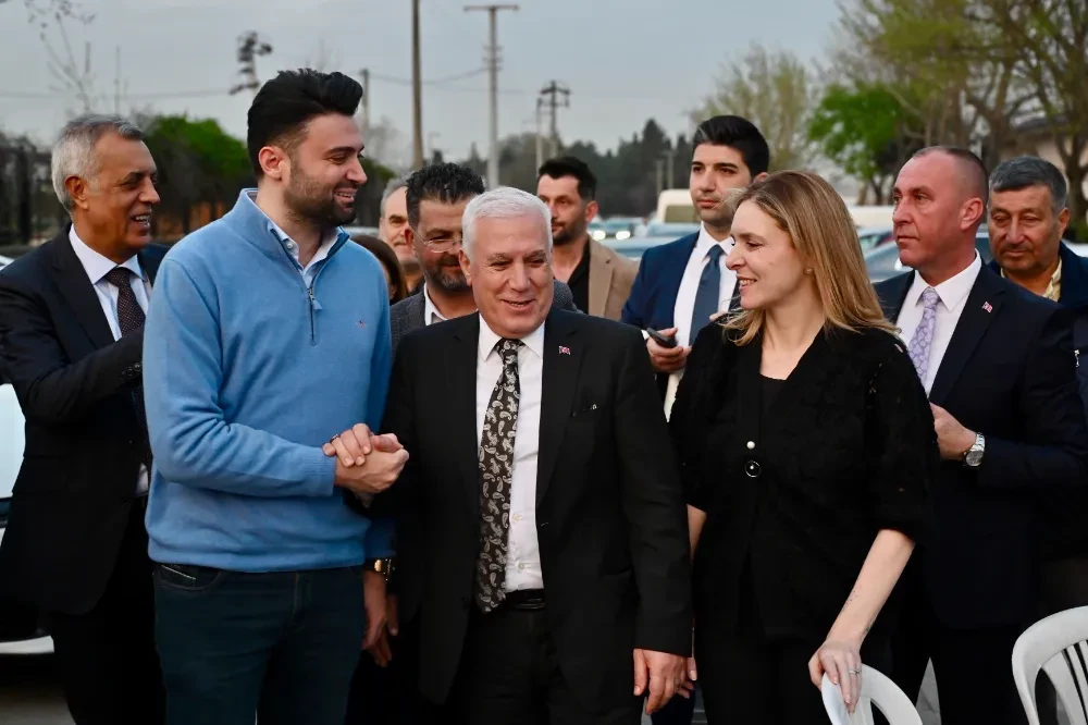 Başkan Bozbey, doğduğu mahallede iftara katıldı