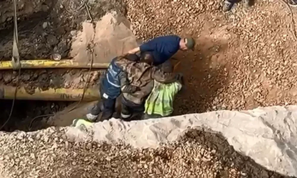 İşçi göçük altında kaldı