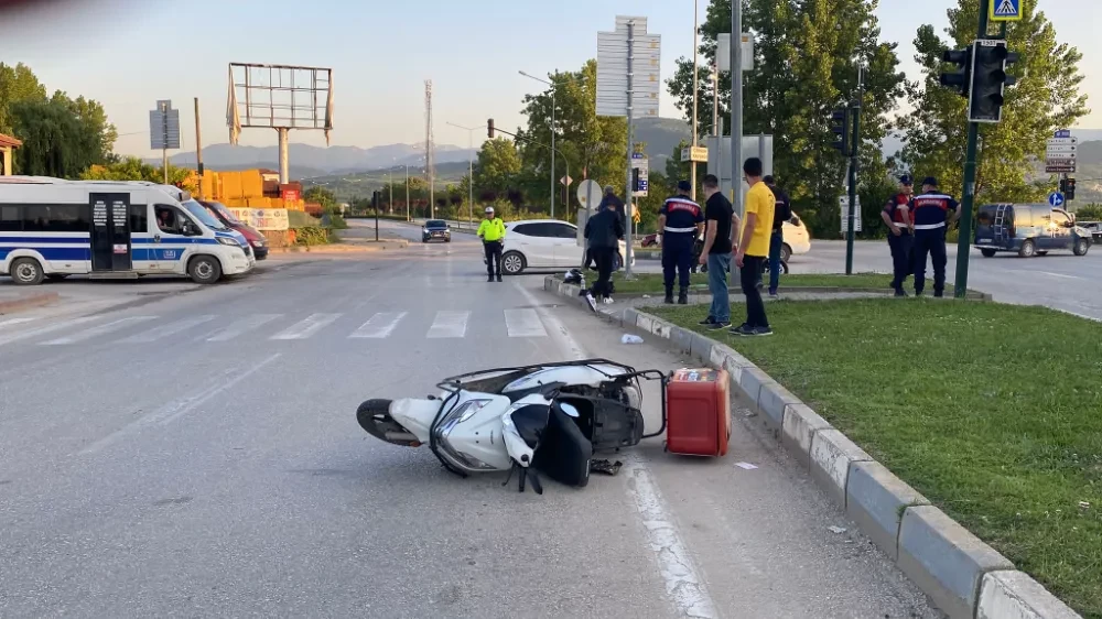 Motosiklet ile bisiklet çarpıştı 1 yaralı