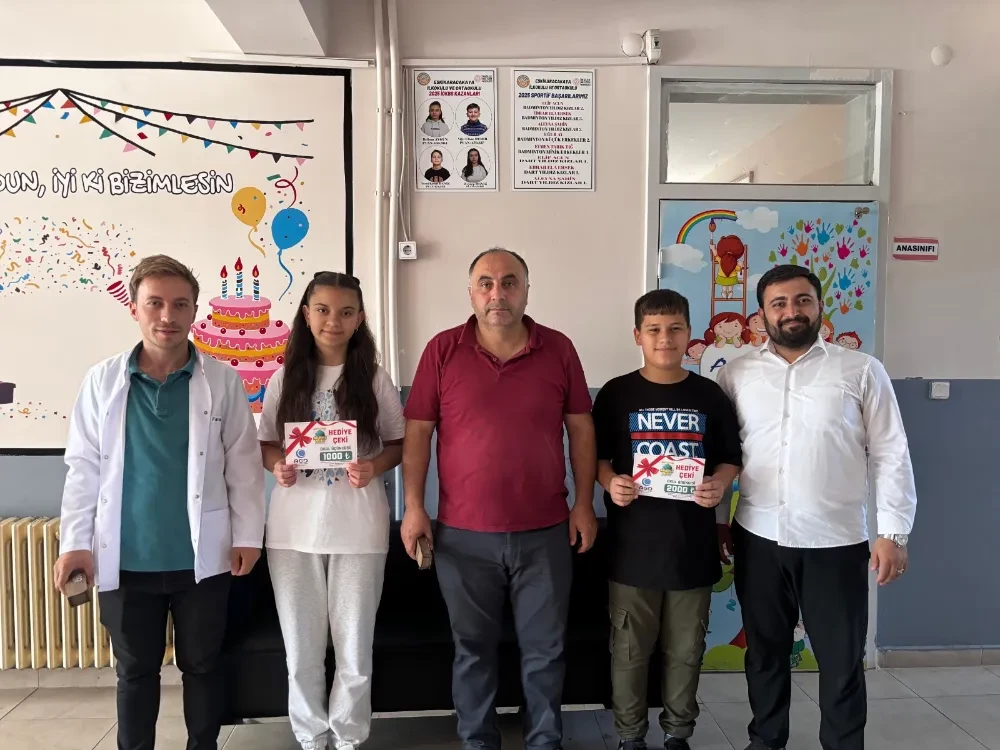 İnegöl’de Siyer-i Nebi Bilgi Yarışmasında Dereceye Giren Öğrenciler Ödüllerini Aldı