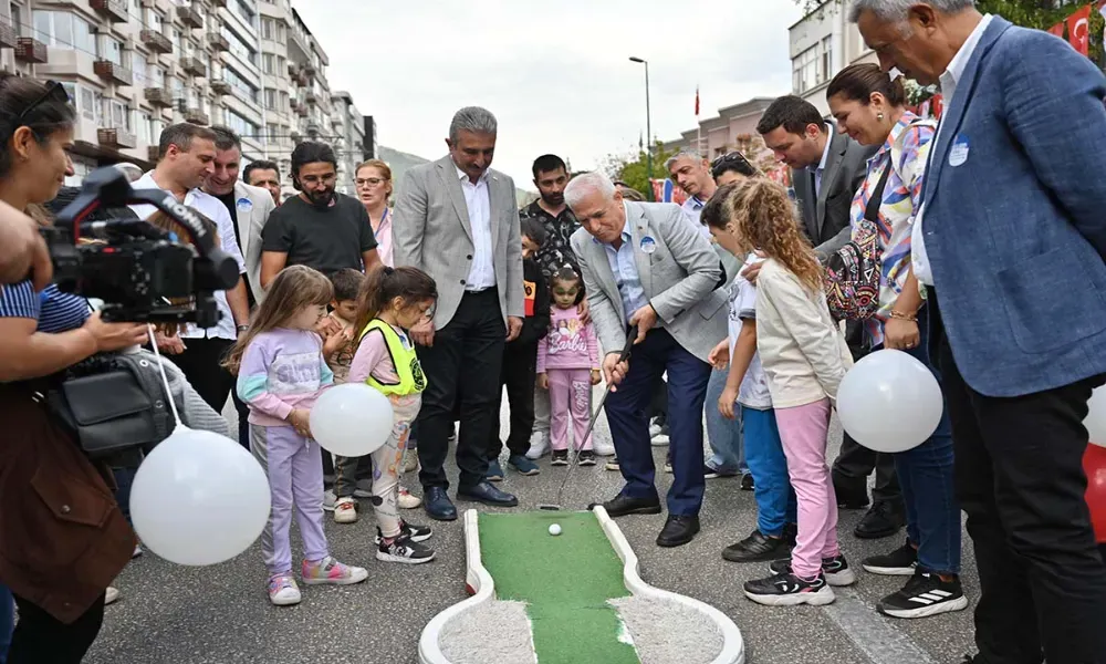 Haydi çocuklar, Heykel
