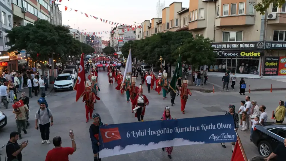 İnegöl’de 6 Eylül Coşkusu Caddelere Taştı